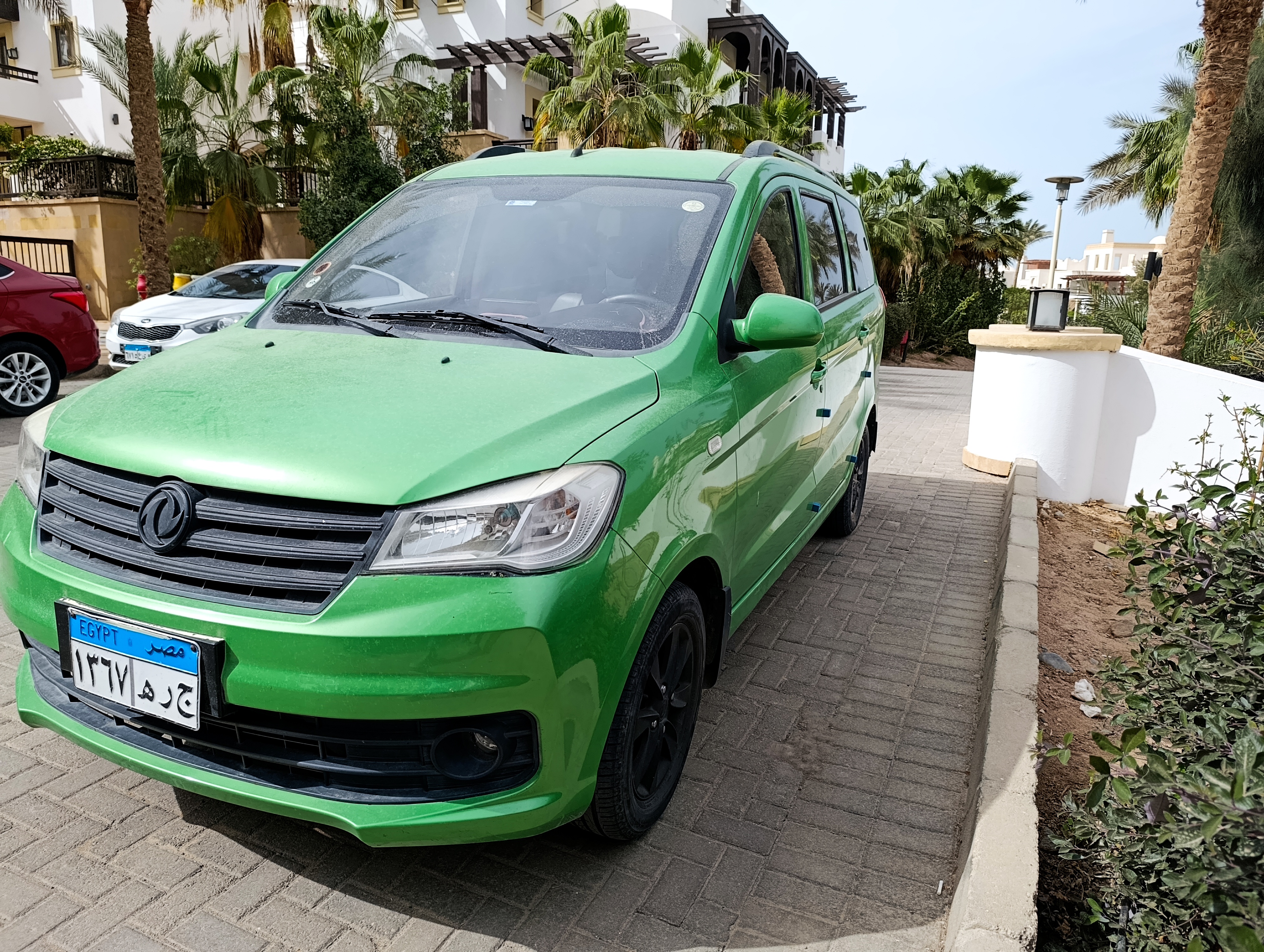 DFSK Glory 330S 8 Sitzplätze